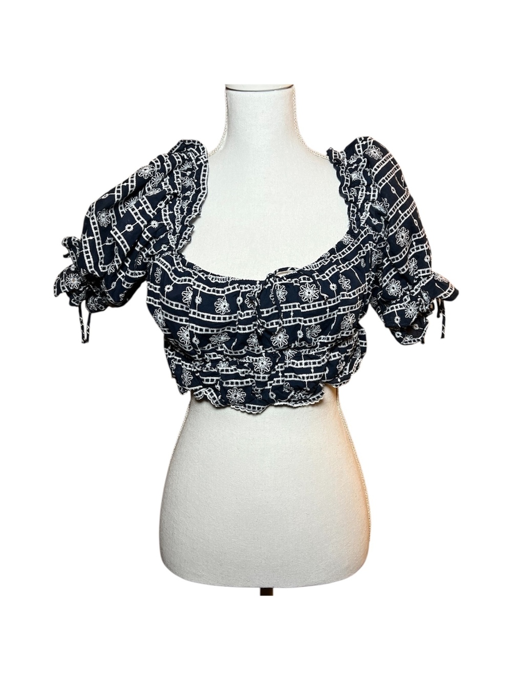 Anna Rae Embroidered Puff Sleeve Crop Top Blue White Boho Cottagecore NWT Medium